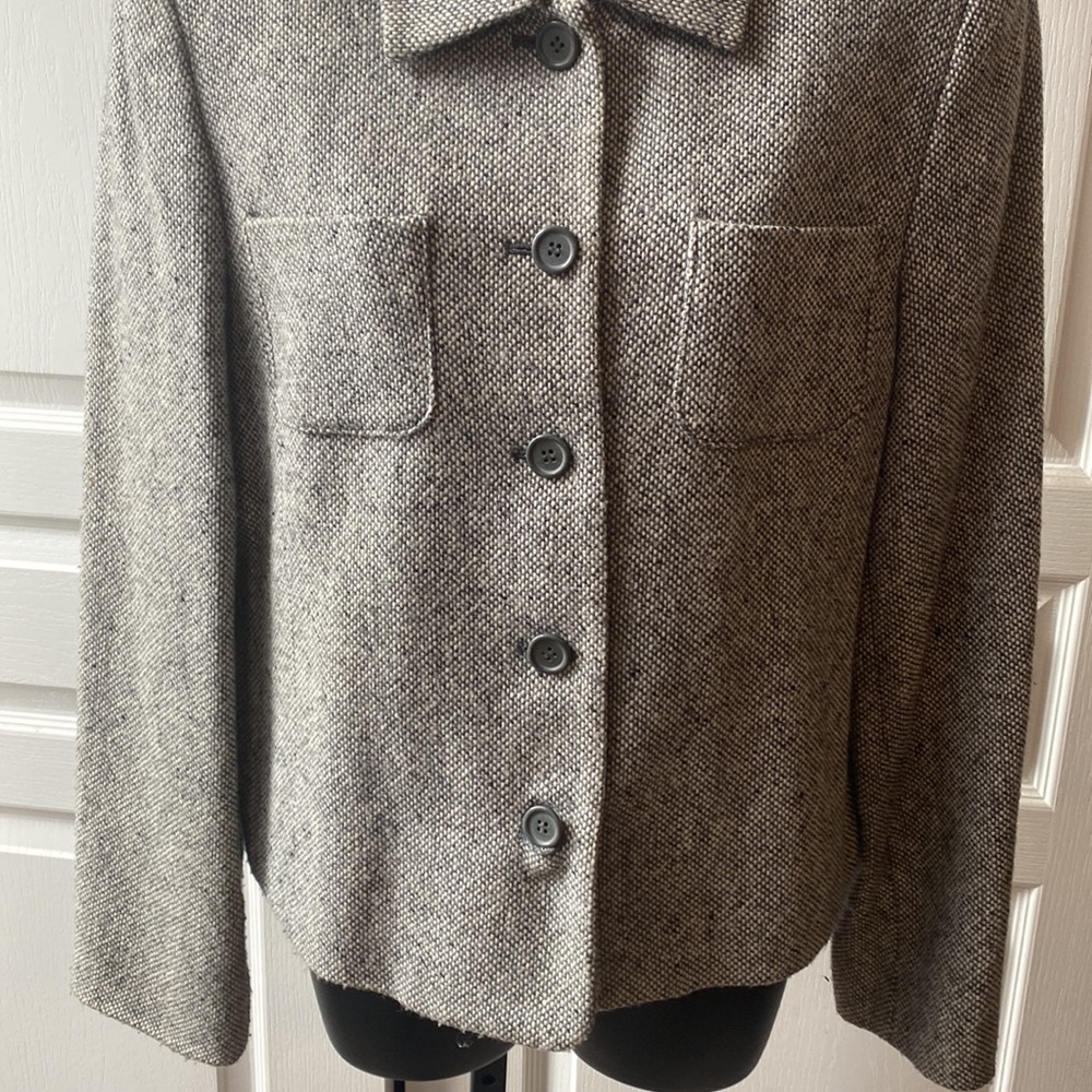 PRE-OWNED WOMEN’S SHORT TWEED JACKET - Picture 2 of 12